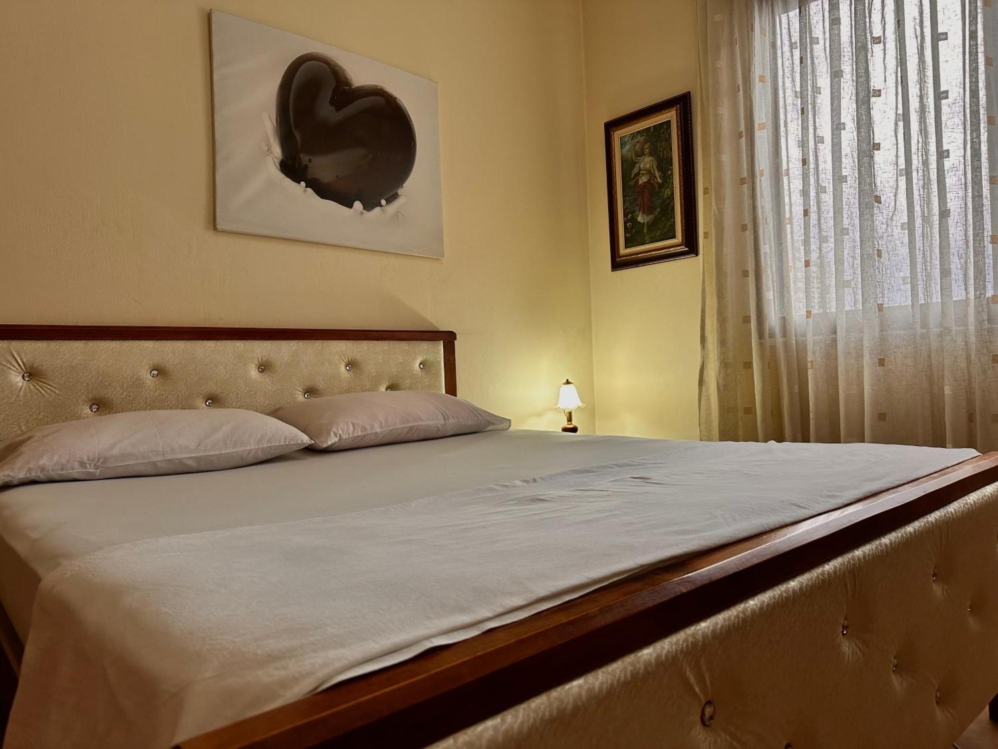 Grande House Appartement Tirana Buitenkant foto