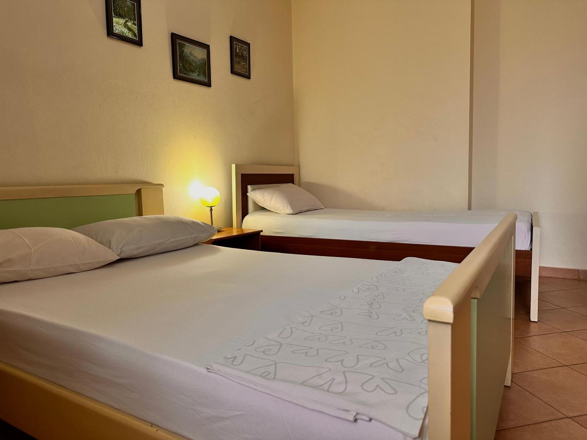 Grande House Appartement Tirana Buitenkant foto